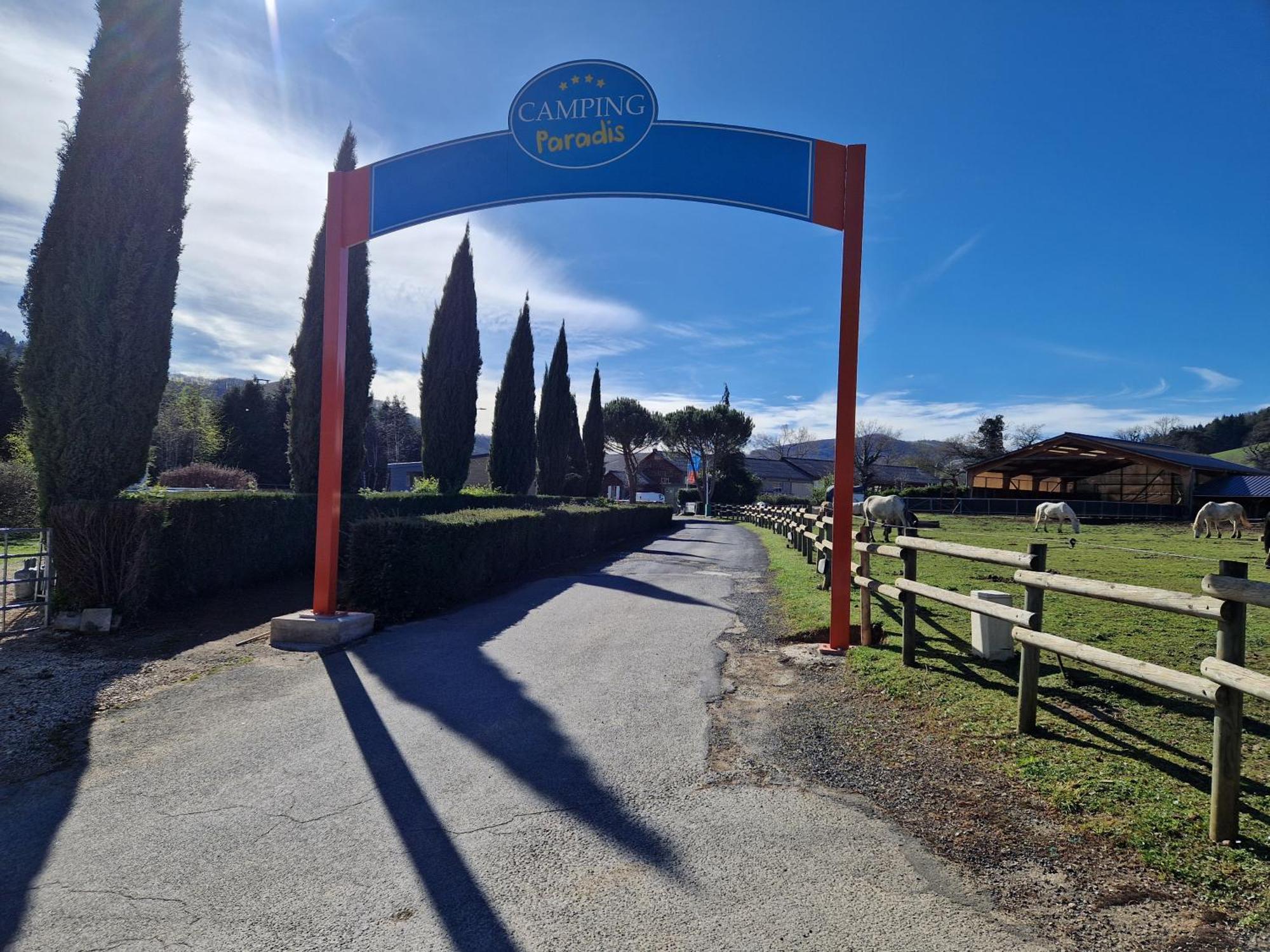 Marmotel Village Saint-Geniez-dʼOlt Esterno foto